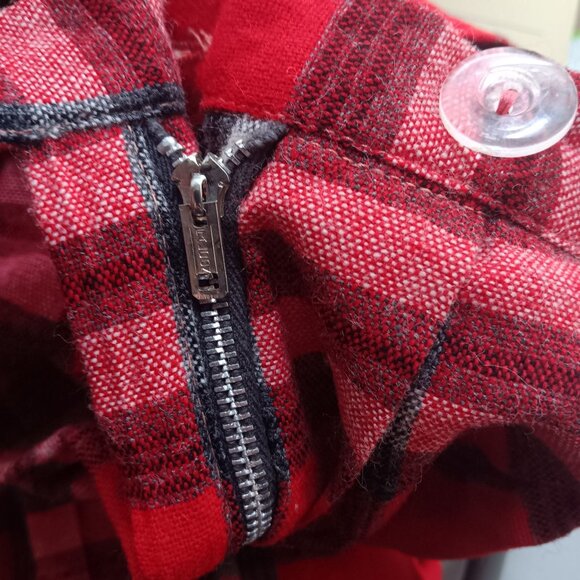 23W Vintage Red & Black Plaid Pleated Skirt With Button Zip Closure 1950's Wool - Picture 5 of 6